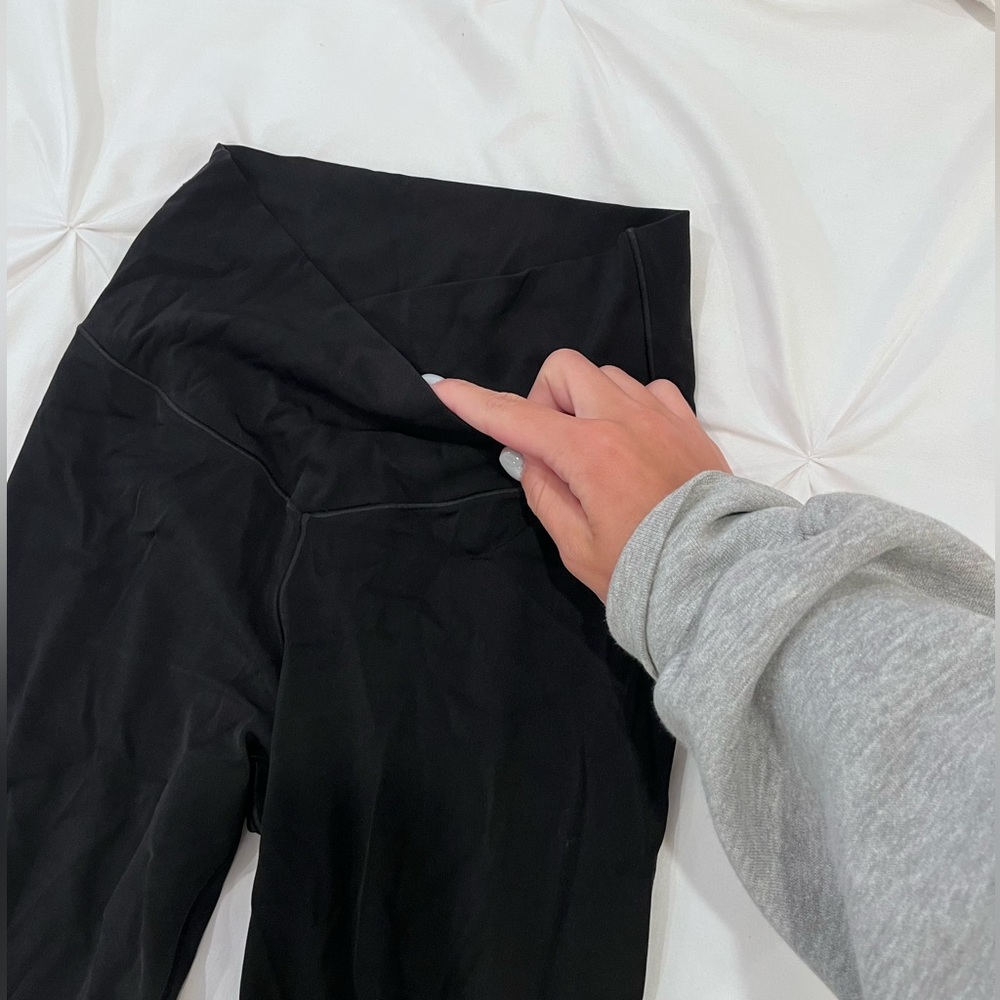 Airy crossover, black leggings